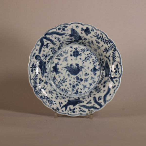 Chinese blue and white saucer, Kangxi (1662-1722) - image 1