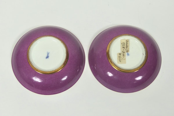 Pair fine 18th century Meissen cups and saucers - image 8