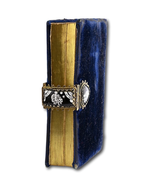 Blue velvet bible with an early enamel clasp. German, 17th century and later. - image 2
