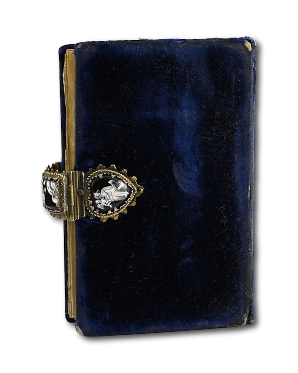 Blue velvet bible with an early enamel clasp. German, 17th century and later. - image 11