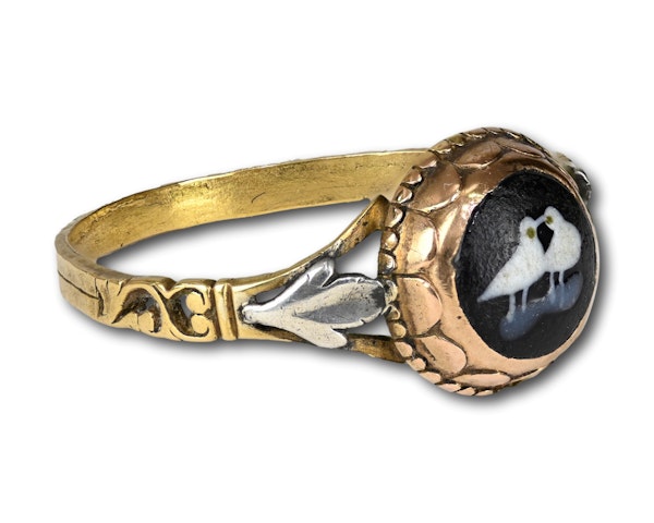 Gold ring with a glass jewel with a pair of billing doves. French, 18th century. - image 6
