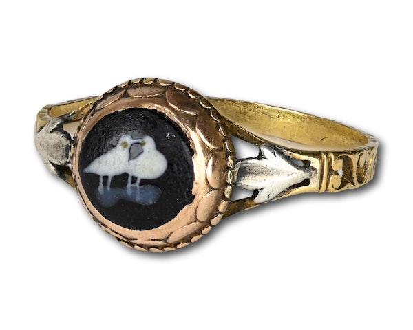 Gold ring with a glass jewel with a pair of billing doves. French, 18th century. - image 7