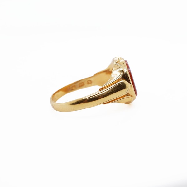 Antique 18 ct. gold and banded carnelian signet ring - image 2