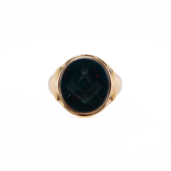 Antique 15 ct. gold and bloodstone signet ring with carved  Masonic symbols - image 2
