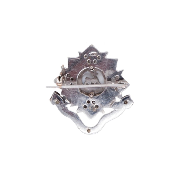 Vintage 9 ct. gold and diamond regimental  brooch Hertfordshire and Bedfordshire - image 2