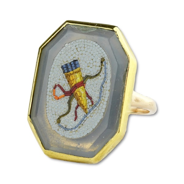 Gold ring set with a micromosaic of Cupids bow and a quiver of arrows. - image 6