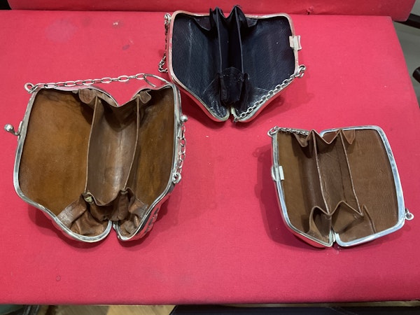 A collection of silver purses - image 3