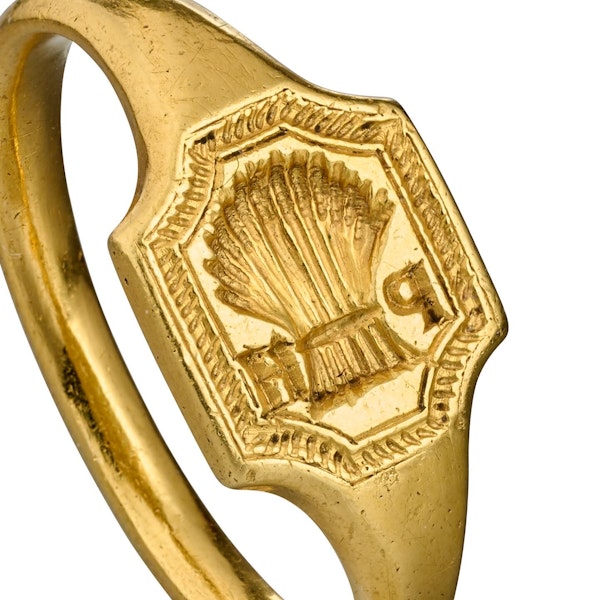 Gold signet ring carved with the image of a wheat sheaf. German, 17th century. - image 2