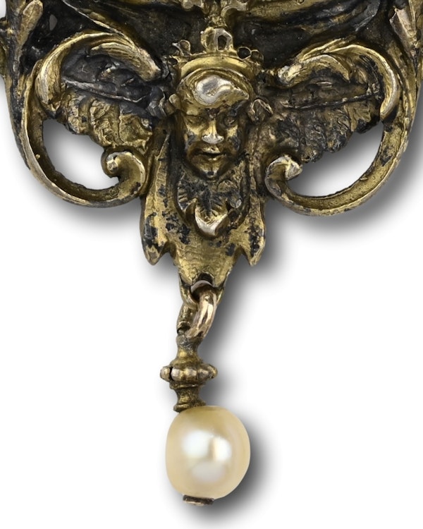 Silver gilt pendant with an enamel of Judith with the head of Holofernes. - image 4