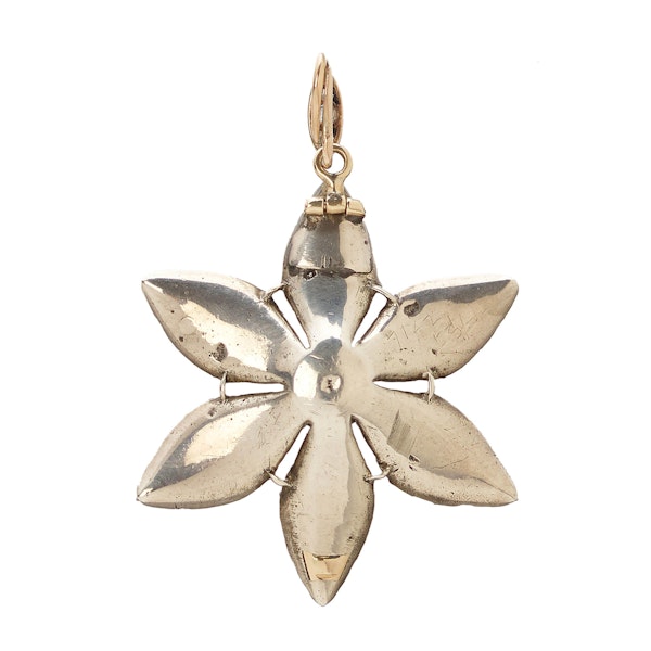 Georgian Diamond And Silver Flower Pendant, Circa 1790 - image 3
