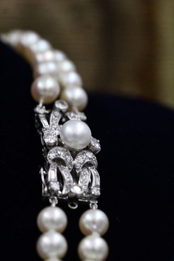 A very fine Certificated Graduated Cultured Pearl Necklace with a Platinum & Diamond Clasp. Circa 1950 - image 5