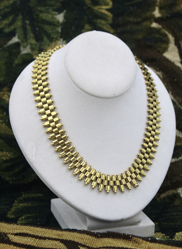 A very fine 15ct (tested) Yellow Gold Victorian Necklace/Collar Necklace, Circa 1880 - image 4