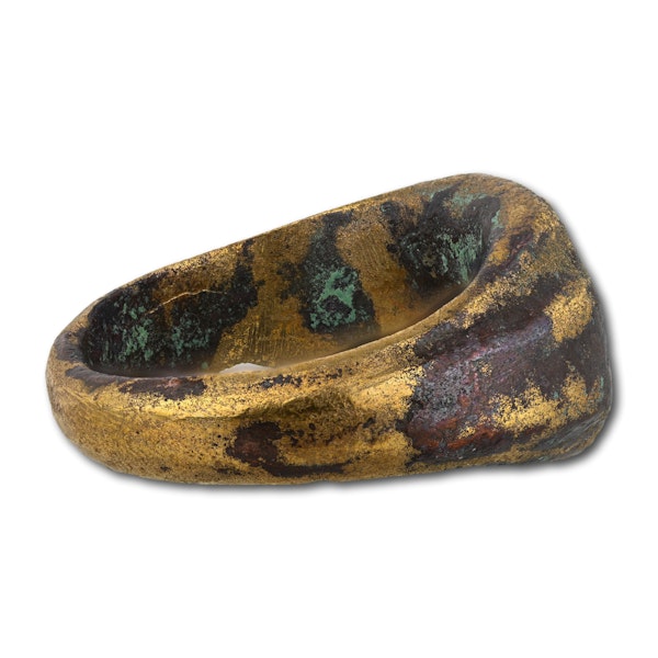 Large bronze merchants ring decorated with fleur-de-lis. French, 15/16th century - image 2