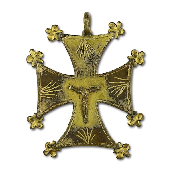 Substantial medieval gilt bronze pectoral cross. French, 15th century. - image 4