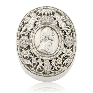 Silver tobacco box commemorating the Martyred King Charles I (c.1600-1649).