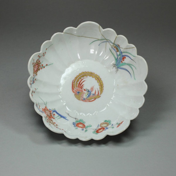 Japanese kakiemon fluted bowl, 18th century - image 1