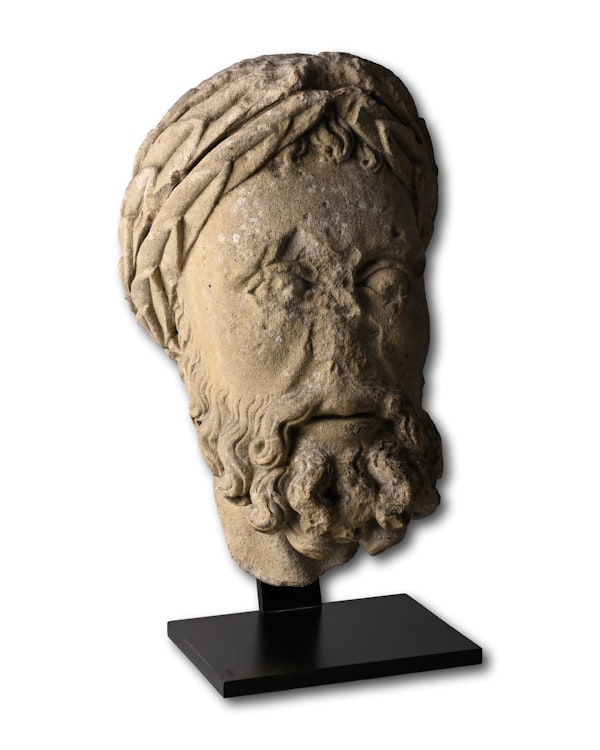 Important stone head of an emperor. Northern France, 12th - 13th century. - image 1