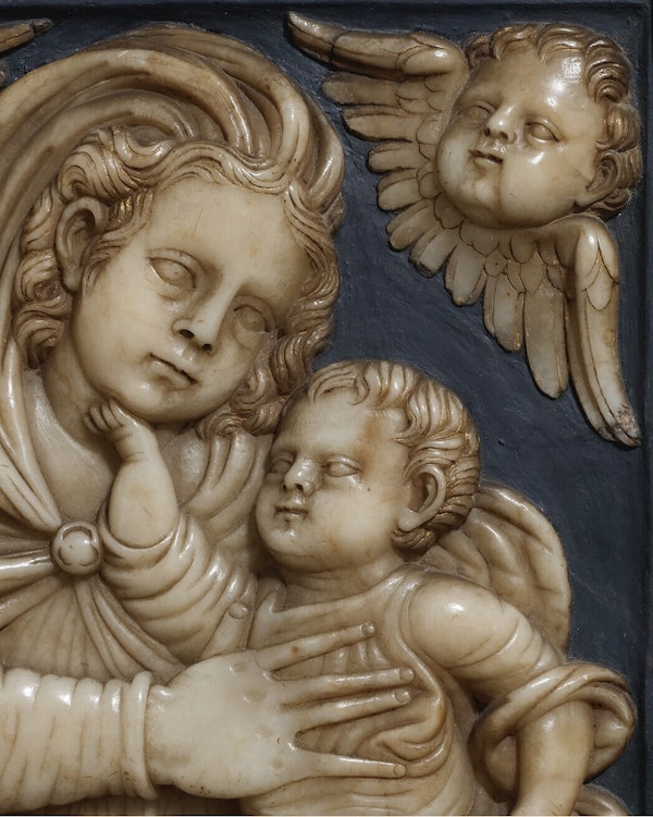 Alabaster relief of the Virgin and child with angels. Spanish, 16th century. - image 2