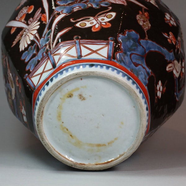 Rare Japanese imari lacquered vase, circa 1700 - image 2