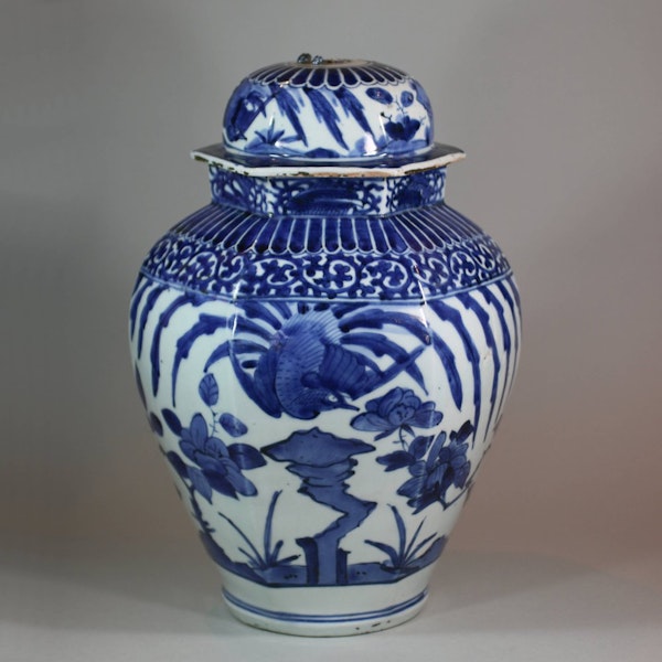 Japanese Arita blue and white jar and cover, circa 1680 - image 1