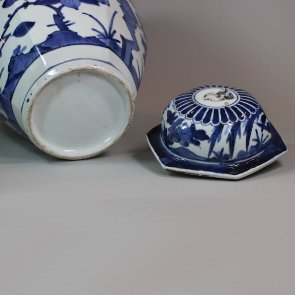Japanese Arita blue and white jar and cover, circa 1680 - image 2