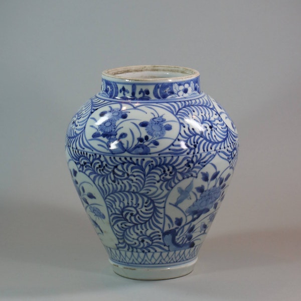 Pair of Japanese blue and white vases, c.1700 - image 3