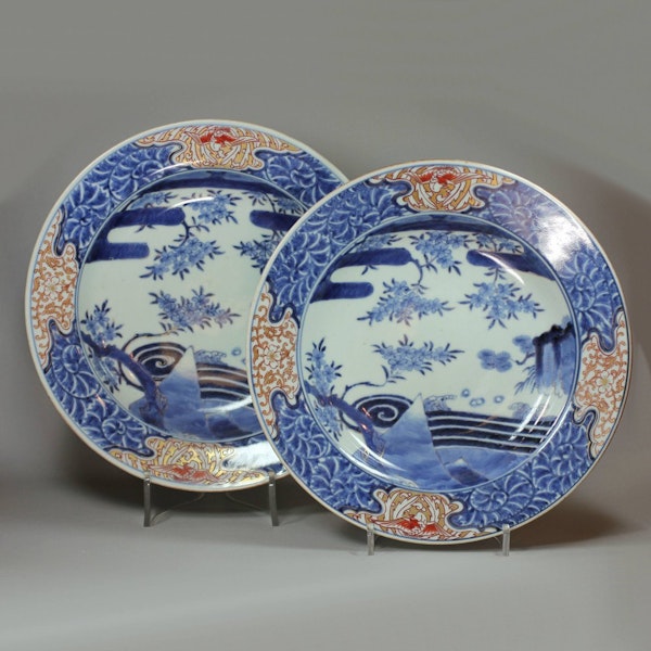 A pair of Japanese Imari dishes, 18th century - image 1