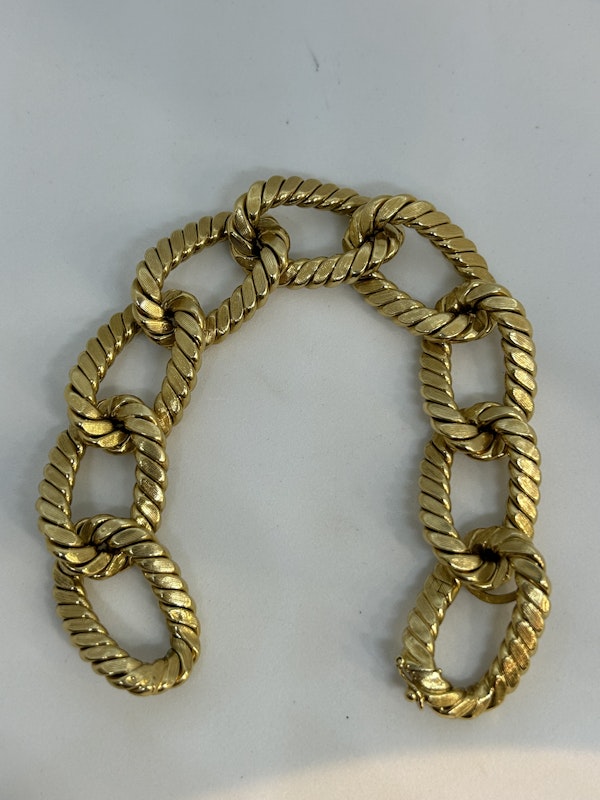 Lovely 1970,s large intertwined 18ct gold bracelet at Deco&Vintage Ltd - image 3
