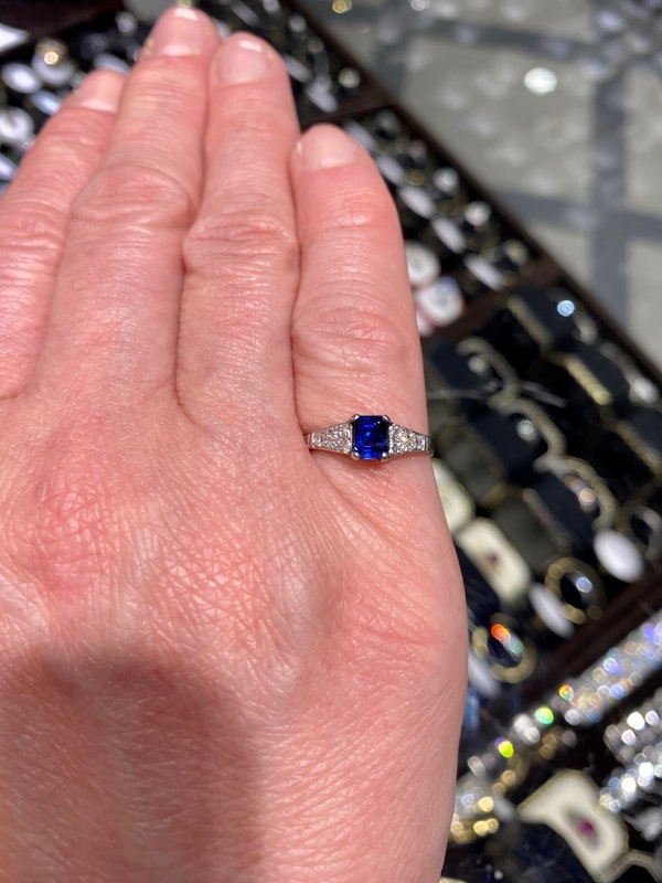 Sapphire Diamond Ring in Platinum date circa 1940, SHAPIRO & Co since1979 - image 2
