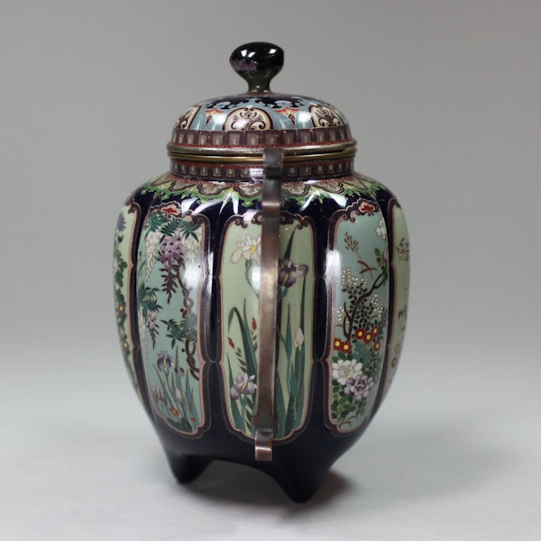 A fine silver-wired Japanese cloisonné eight-lobed twin-handled koro and cover, Meiji period - image 5