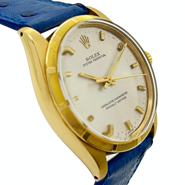 ROLEX OYSTER PERPETUAL 34 18K YELLOW GOLD SHORT SILVER INDEX DIAL - image 3