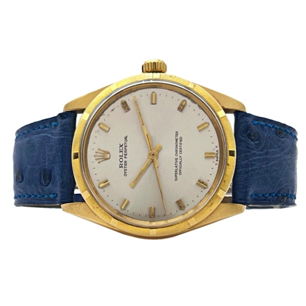ROLEX OYSTER PERPETUAL 34 18K YELLOW GOLD SHORT SILVER INDEX DIAL - image 5