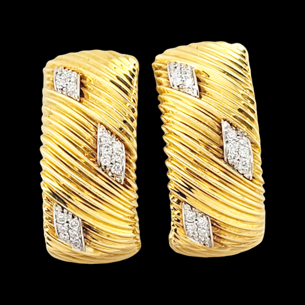 Stylish yellow gold and diamond earrings by Roberto Coin sku7092 DBGEMS - image 3