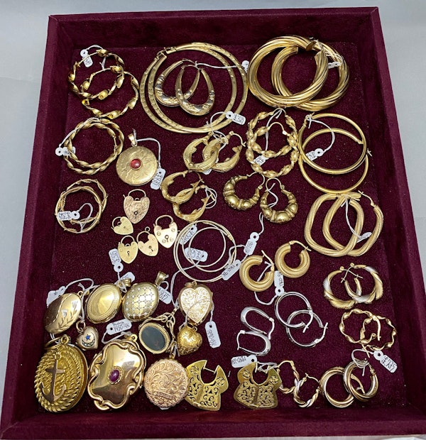 Lockets in 9ct, 12ct, 15ct & 18ct Gold date from circa 1880, Lilly's Attic since 2001 - image 1