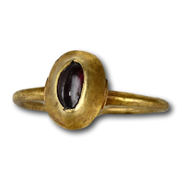 Medieval stirrup ring set with a cabochon garnet. English, 13/14th century. - image 7