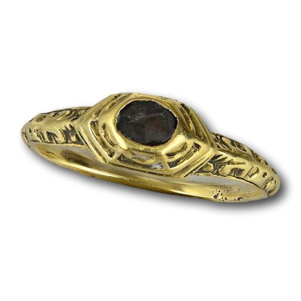 Delicate Renaissance gold ring set with a diamond. European, 16th century. - image 3