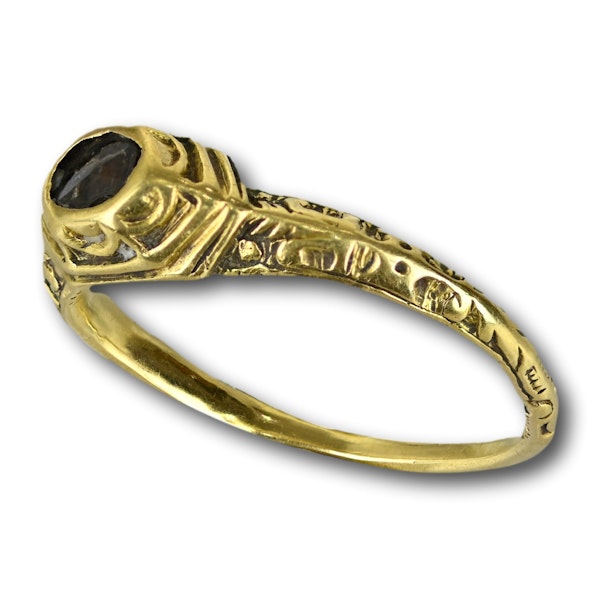 Delicate Renaissance gold ring set with a diamond. European, 16th century. - image 4