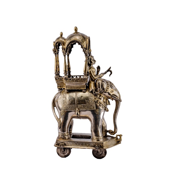 A fine and rare early 19th century Indian silver and parcel gilt elephant toy. - image 9