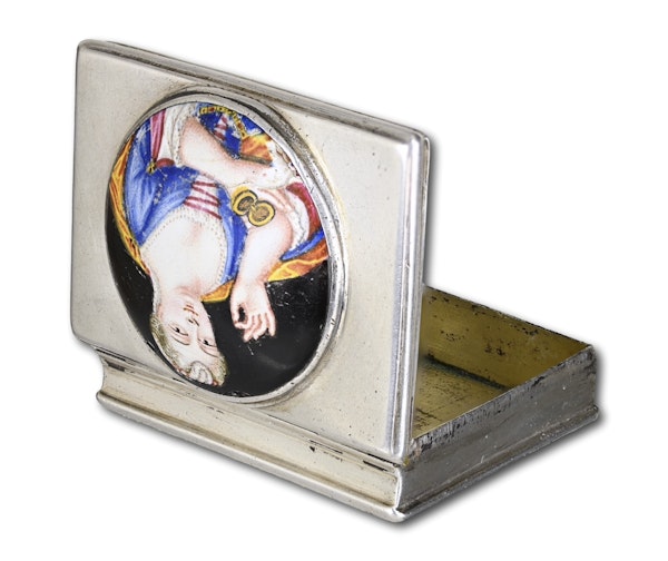 Silver box with an enamel plaque of a lady taking snuff. French, 18th century. - image 5