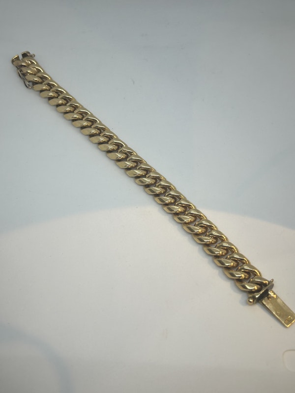 Lovely super heavy 18ct gold curb link bracelet at Deco&Vintage Ltd - image 3