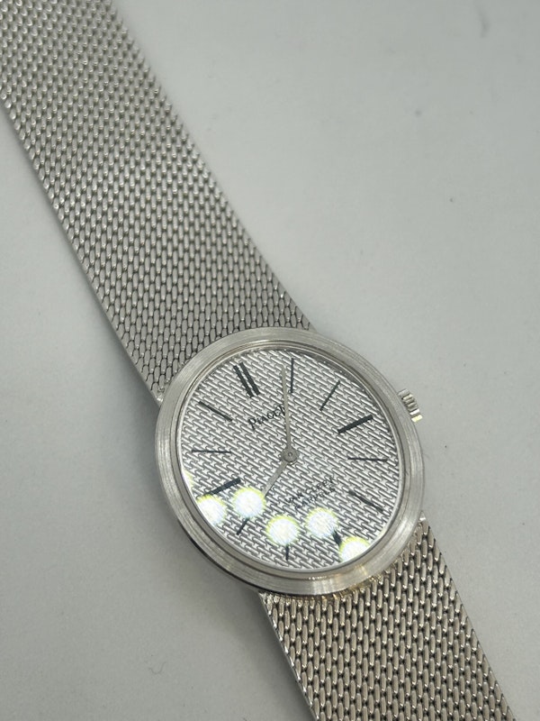 A beautiful VCA by Piaget lady’s wristwatch 18ct white gold at Deco&Vintage Ltd - image 2
