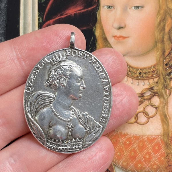 Silver vanitas medal with a skeleton & the bust of a woman. German, 17th century - image 9
