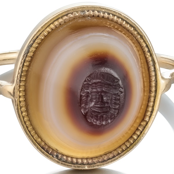 Georgian gold ring with an ancient banded agate intaglio of a Bacchic mask. - image 2