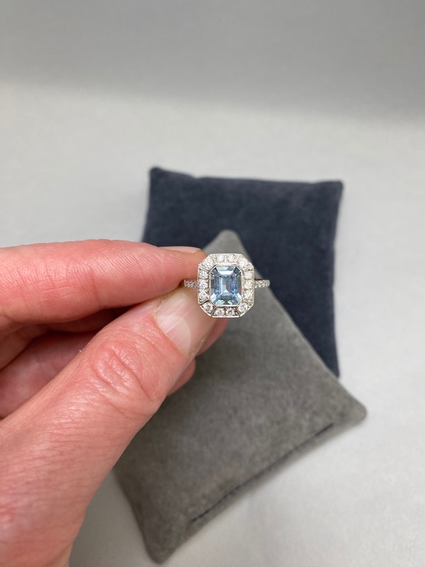 Aquamarine Diamond Ring in Platinum date circa 1980, SHAPIRO & Co since1979 - image 2