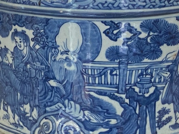 A LARGE IMPOSING CHINESE MING BLUE AND WHITE 'EIGHT IMMORTALS' TRIPOD CENSER - image 5