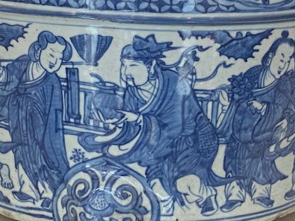 A LARGE IMPOSING CHINESE MING BLUE AND WHITE 'EIGHT IMMORTALS' TRIPOD CENSER - image 3