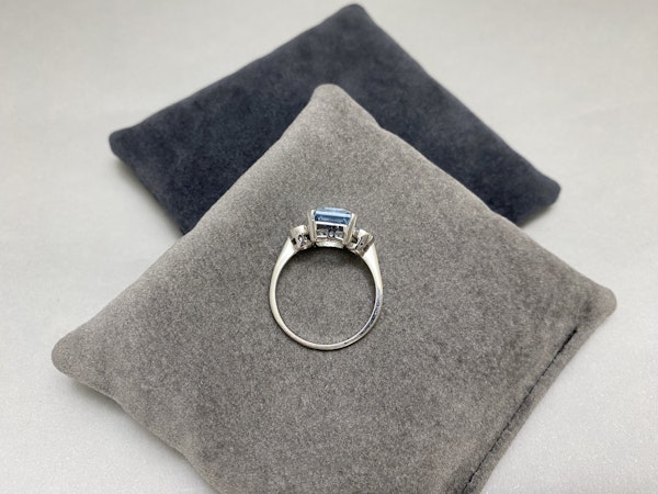 Aquamarine Diamond Ring in Platinum date circa 1960, SHAPIRO & Co since1979 - image 3