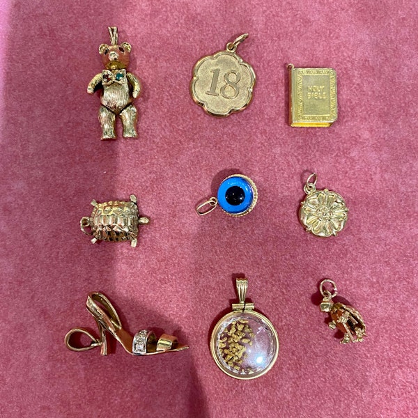 (1st) Charms in 9ct, 14ct & 18ct Gold date Vintage , Lilly's Attic since 2001 - image 17
