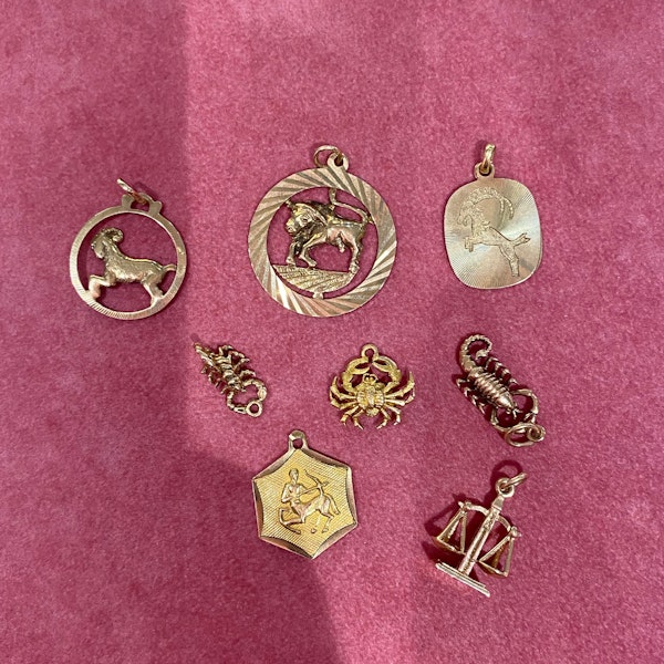 (2nd) Charms in 9ct, 14ct & 18ct Gold date Vintage, Lilly's Attic since 2001 - image 17