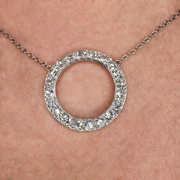 Platinum Diamond Circle Necklace  CHIQUE to ANTIQUE Stand 375 - image 1